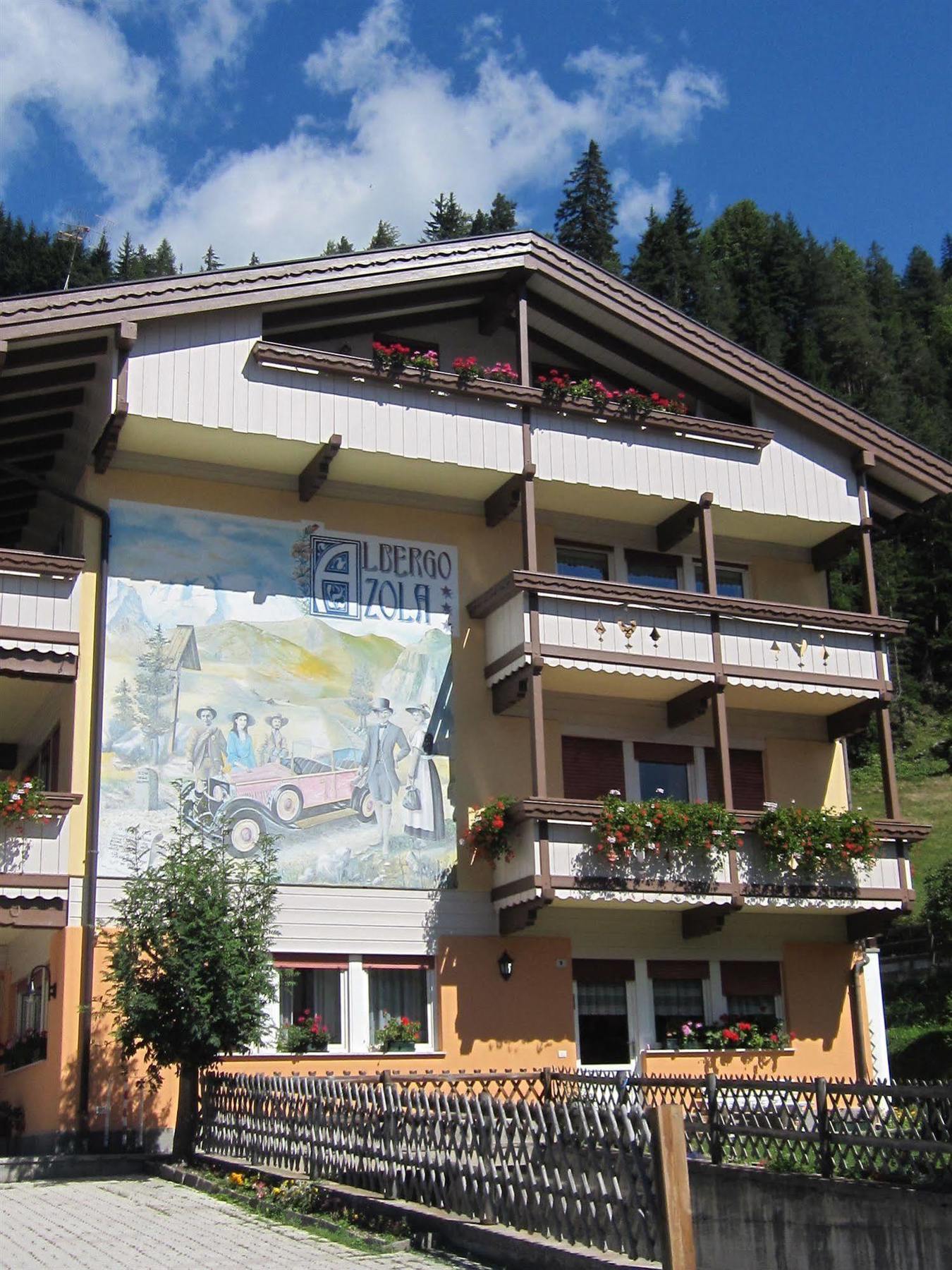 Hotel Azola Canazei Exterior foto